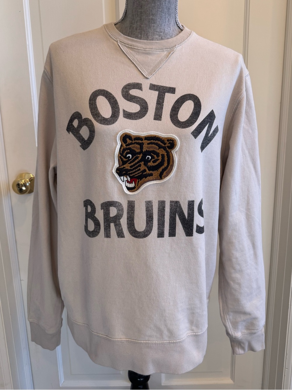 Boston Bruins Off-White Retro Crewneck Sweatshirt
